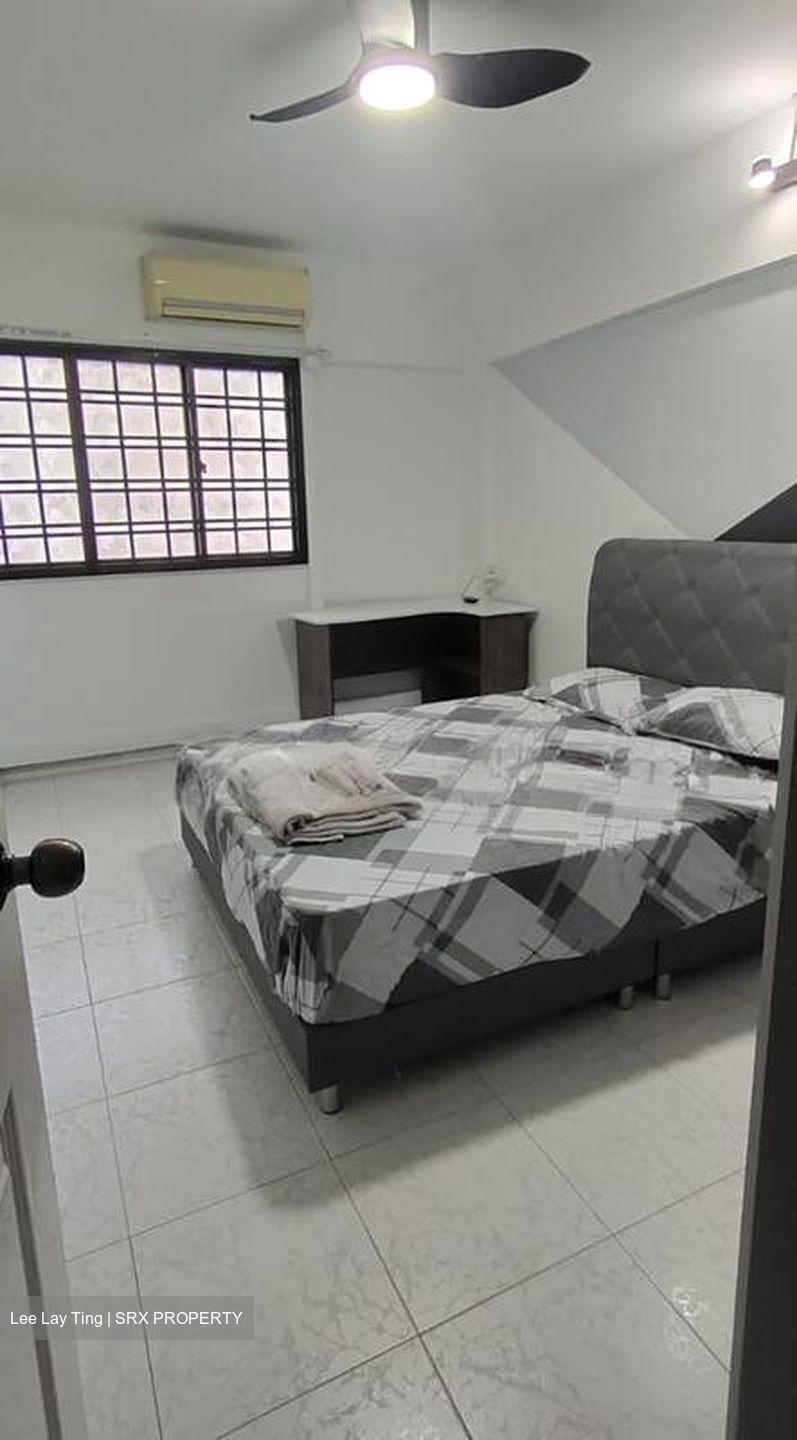 Blk 403 Jurong West Street 42 (Jurong West), HDB Executive #522932681